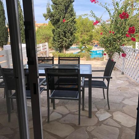 Regina Gardens - Spacious 3 Bed, 2 Bath Maisonette Paphos Exteriér fotografie