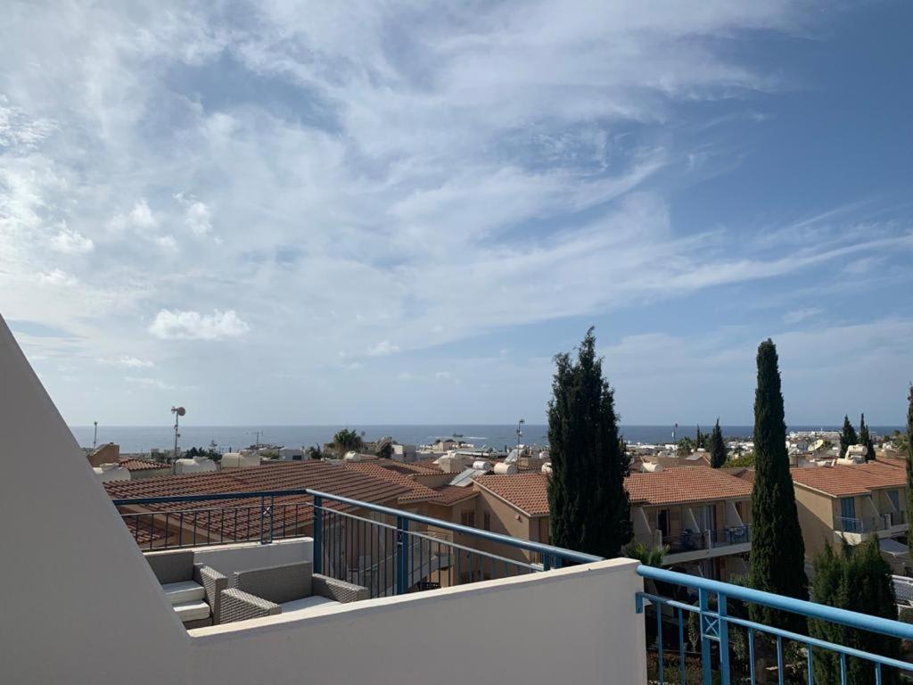 Regina Gardens - Spacious 3 Bed, 2 Bath Maisonette Paphos Exteriér fotografie