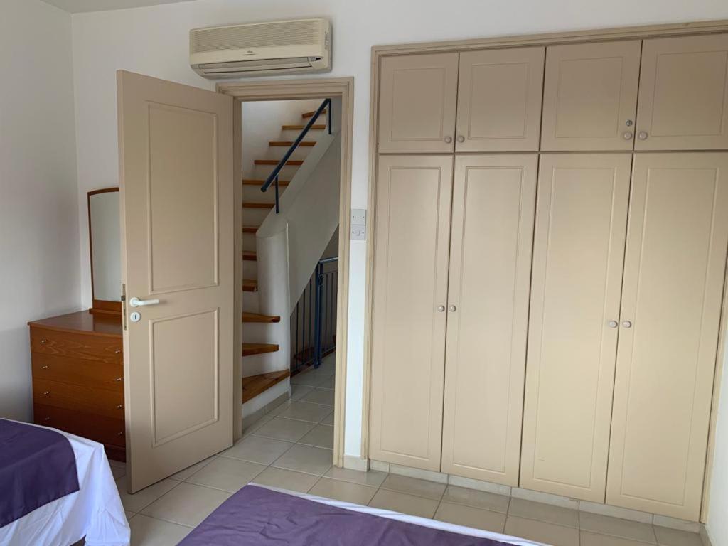 Regina Gardens - Spacious 3 Bed, 2 Bath Maisonette Paphos Exteriér fotografie