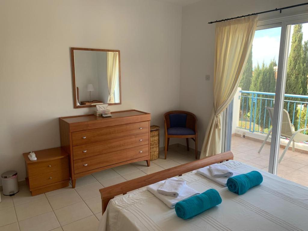Regina Gardens - Spacious 3 Bed, 2 Bath Maisonette Paphos Exteriér fotografie