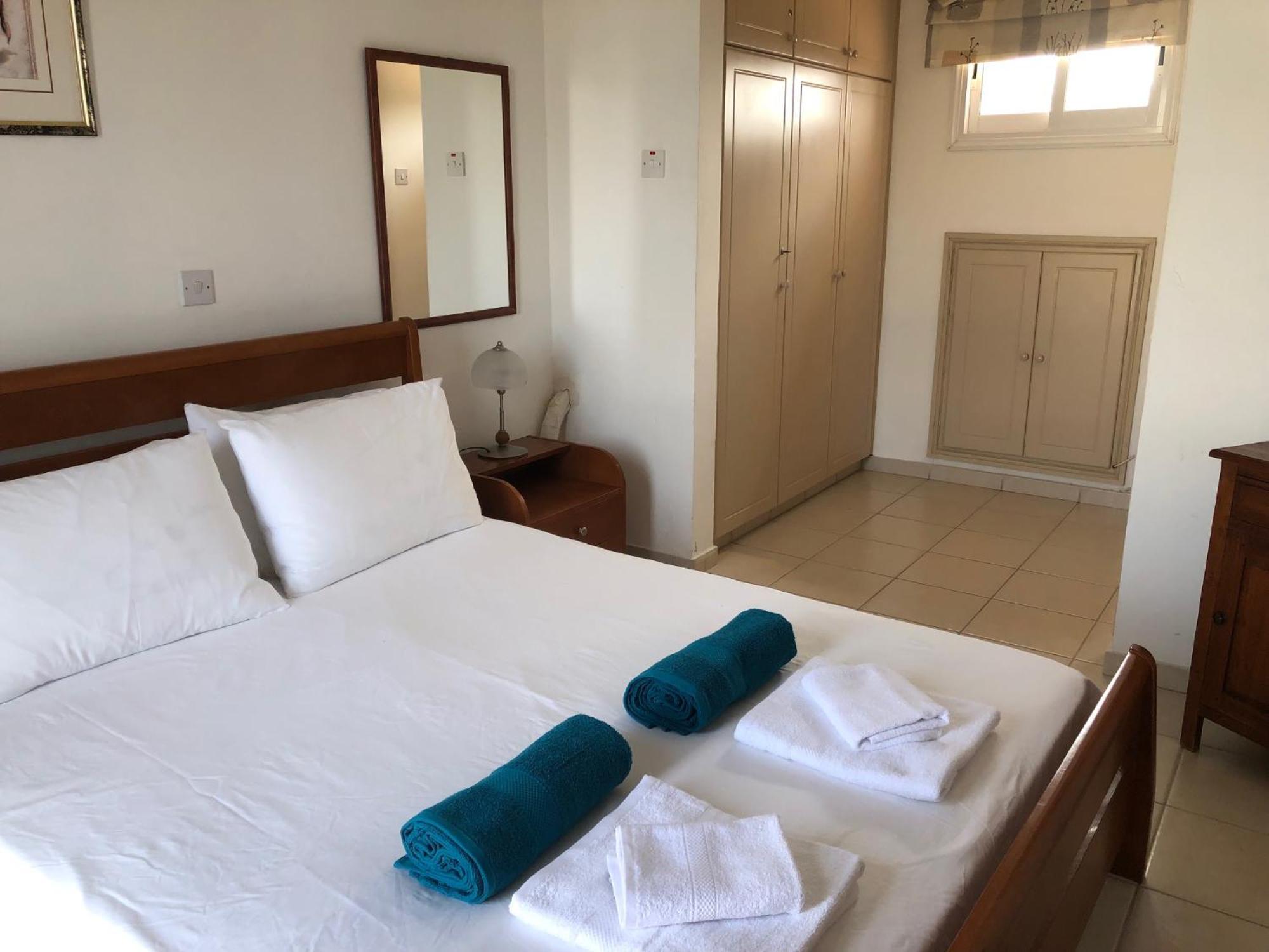 Regina Gardens - Spacious 3 Bed, 2 Bath Maisonette Paphos Exteriér fotografie