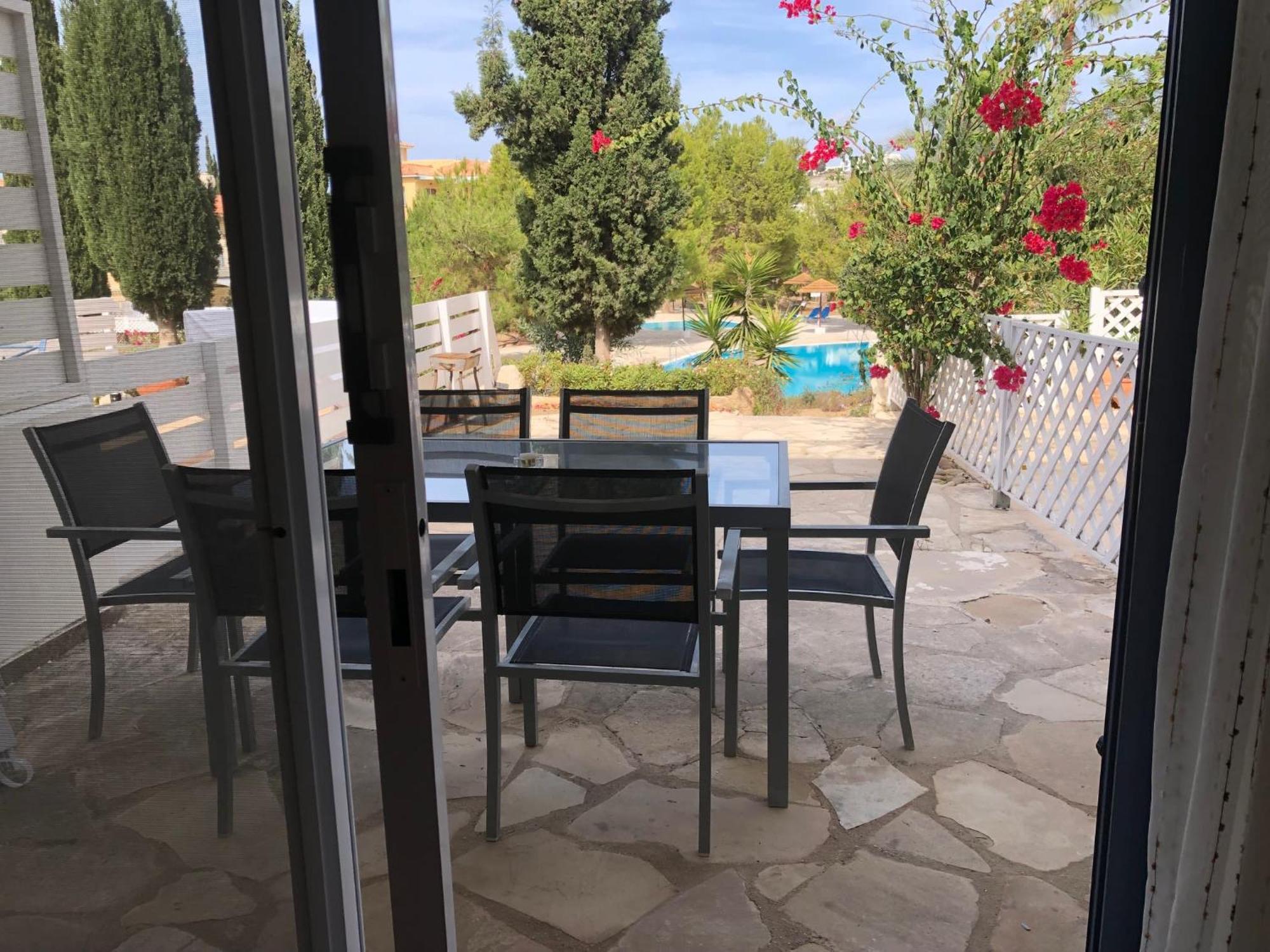 Regina Gardens - Spacious 3 Bed, 2 Bath Maisonette Paphos Exteriér fotografie