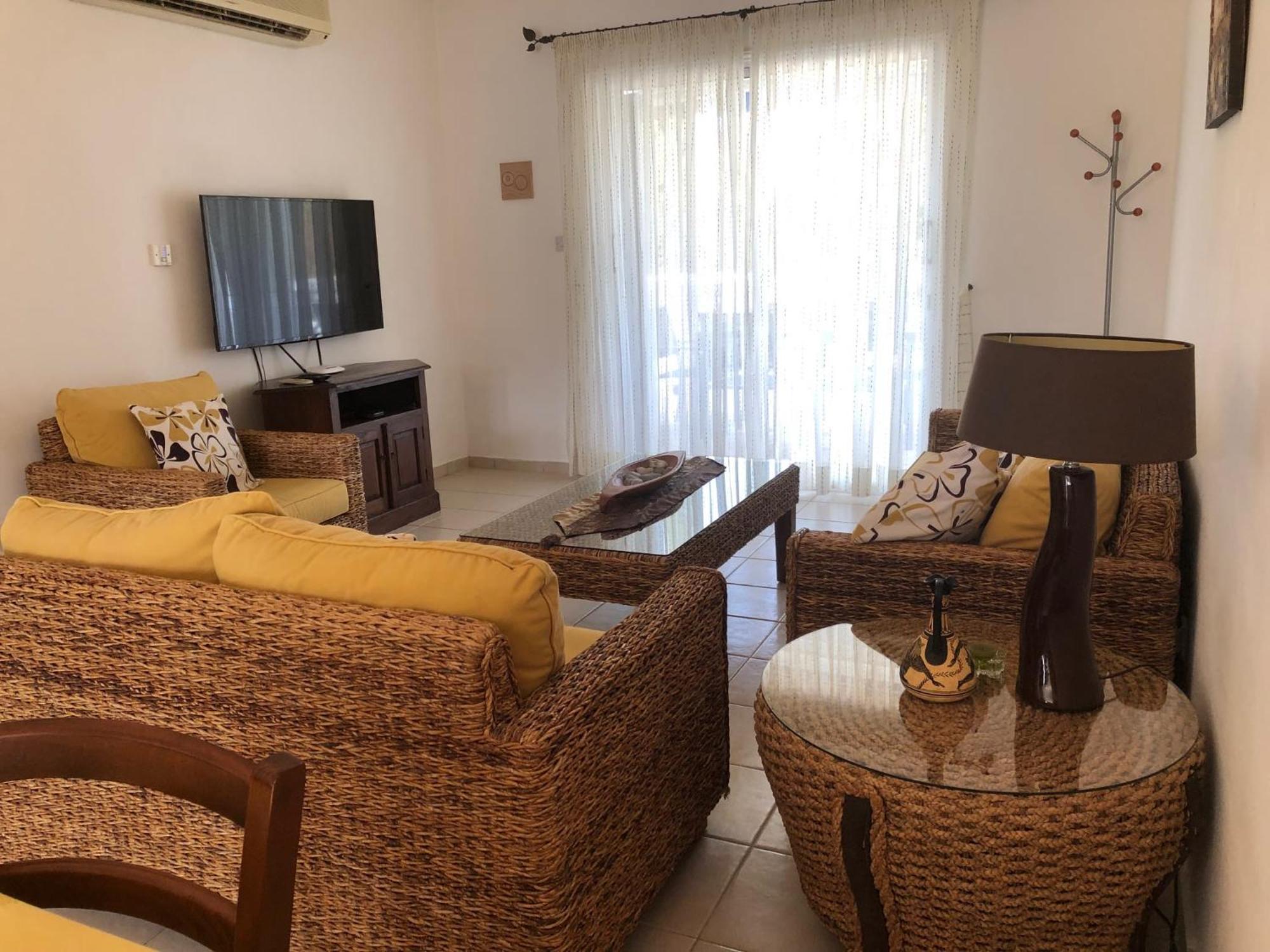 Regina Gardens - Spacious 3 Bed, 2 Bath Maisonette Paphos Exteriér fotografie