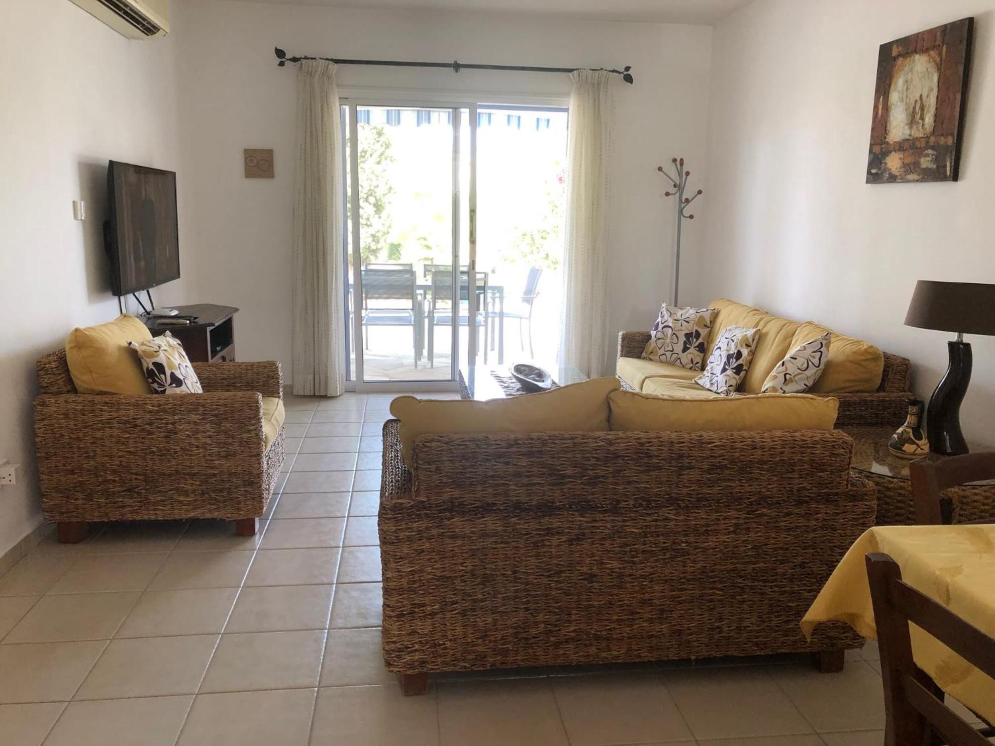 Regina Gardens - Spacious 3 Bed, 2 Bath Maisonette Paphos Exteriér fotografie